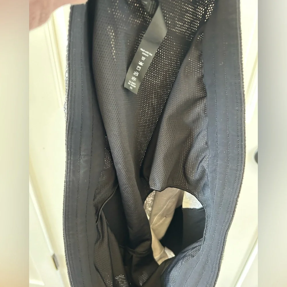 Lululemon Channel Cross Short *7